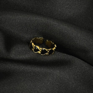Bague plaquet cœur noir en acier inoxydable