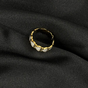 Bague plaquet contour coeur blanc en acier inoxydable