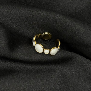 Bague plaquet contour pierre blanche en acier inoxydable