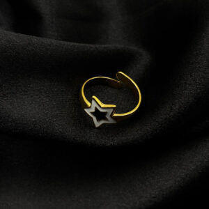 Bague plaquet étoile noire et blanche  en acier inoxydable