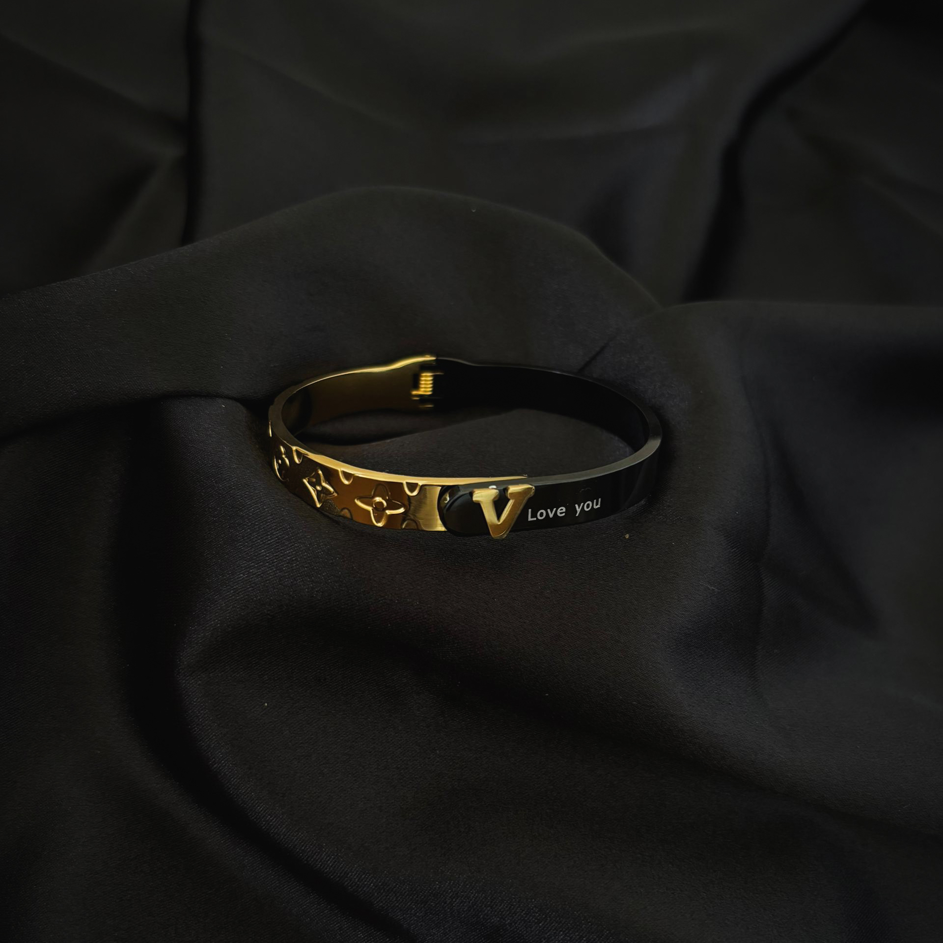 Bracelet cerceau noir - or en acier inoxydable – Image 3