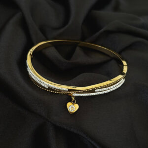 Bracelet cerceau or contour diamants et médaillons cœur en acier inoxydable